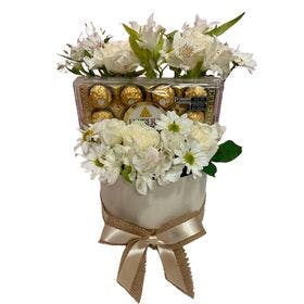 Box de Flores Brancas e Chocolate