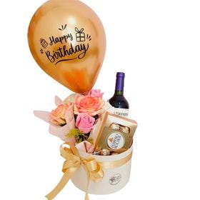 Box com Rosas, Vinho e Chocolate e balão